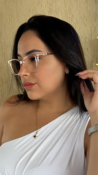 Modelo usando armação Duci Vision — inspiração 2