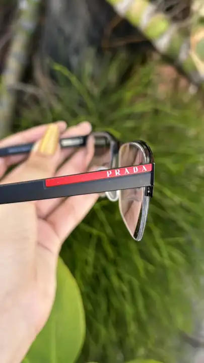 Modelo usando armação Duci Vision — inspiração 11